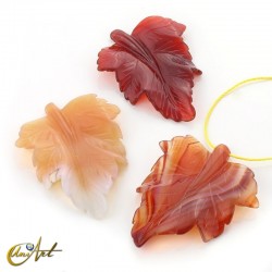 Leaf carved in natural stone - Carnelian
