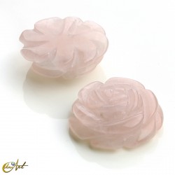 Rosa tallada de cuarzo rosa