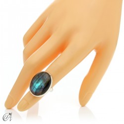 Sterling silver oval ring with labradorite - 10