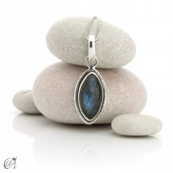 Silver and stones, Yací pendant - Labradorite