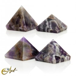 Amethyst pyramid, 5 cm