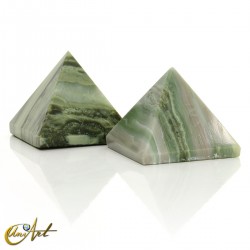 Serpentine pyramid, 5 cm