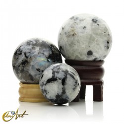 Rainbow moonstone sphere - 4.2 cm