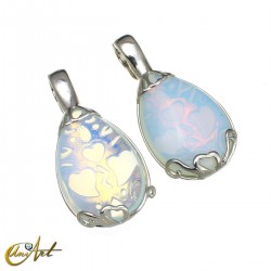 Gladness pendant with magnetic closure - Opalite