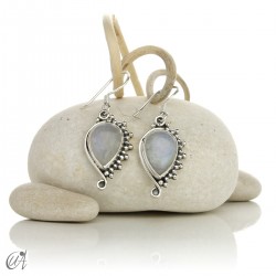 Silver earrings with gemstones, Circe model - Moonstone