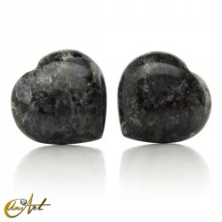 Larvikite heart, black labradorite