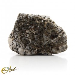 Cuarzo con barras de turmalina verde