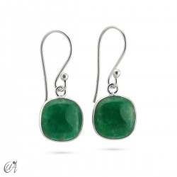 Pendientes modelo cojín básico de plata y piedra - Zafiro verde