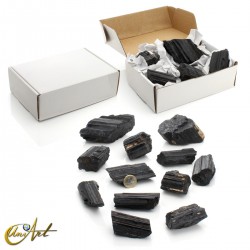 Caja de 2 kilos de turmalina negra en bruto