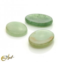 Worry Stones: Stress-relieving stones suitable for Chakras - Green Aventurine