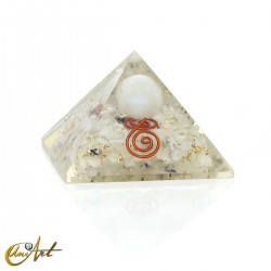 Orgonita piramidal con esfera flotante de piedra natural – 5 cm - Piedra Luna
