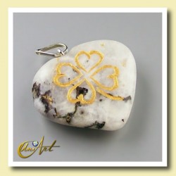 Clover heart pendant - Moonstone