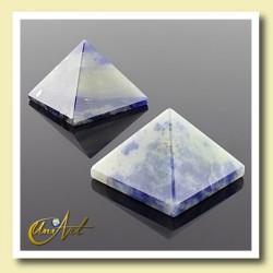 Pyramid of 2 cm of gemstones - Sodalite