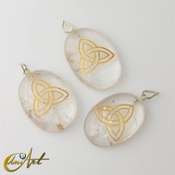 Pendant with the Triquet engraved in Gemstones - Crystal Quartz