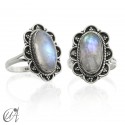 Vintage 925 silver oval ring with moonstone