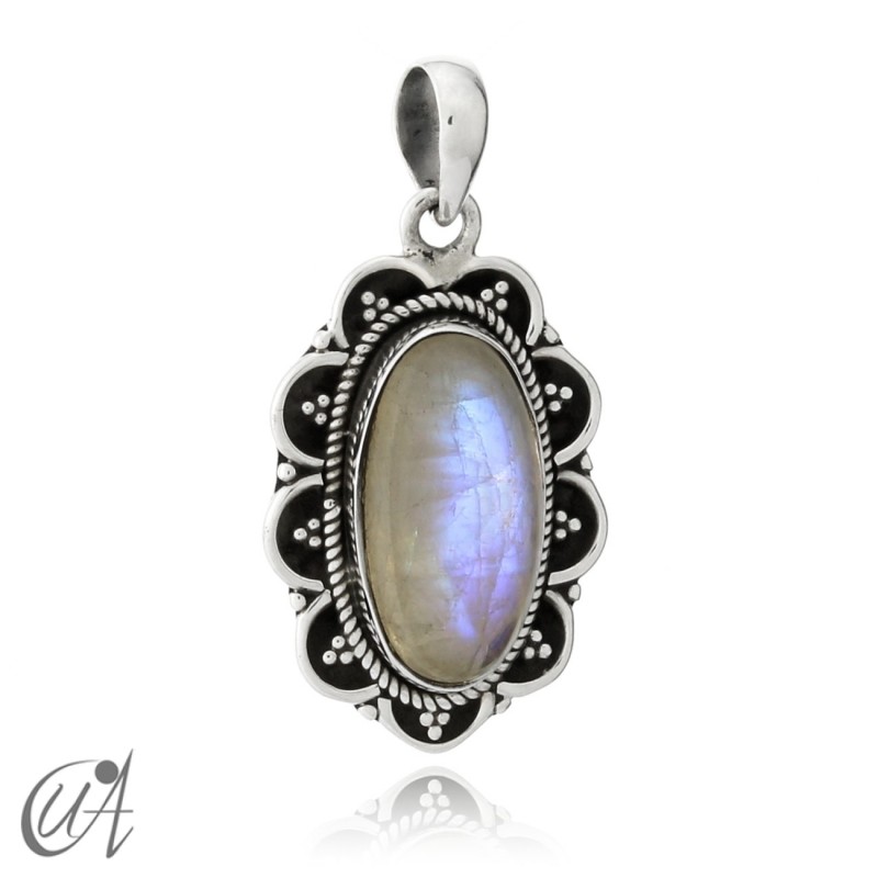 925 Silver and moonstone - Vintage Oval Pendant