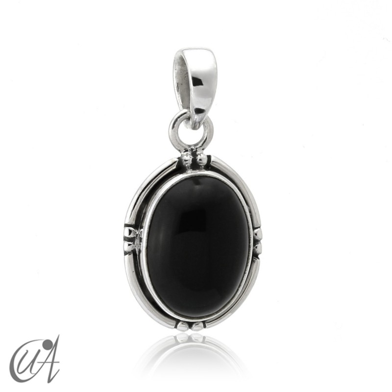 Silver and onyx - oval pendant