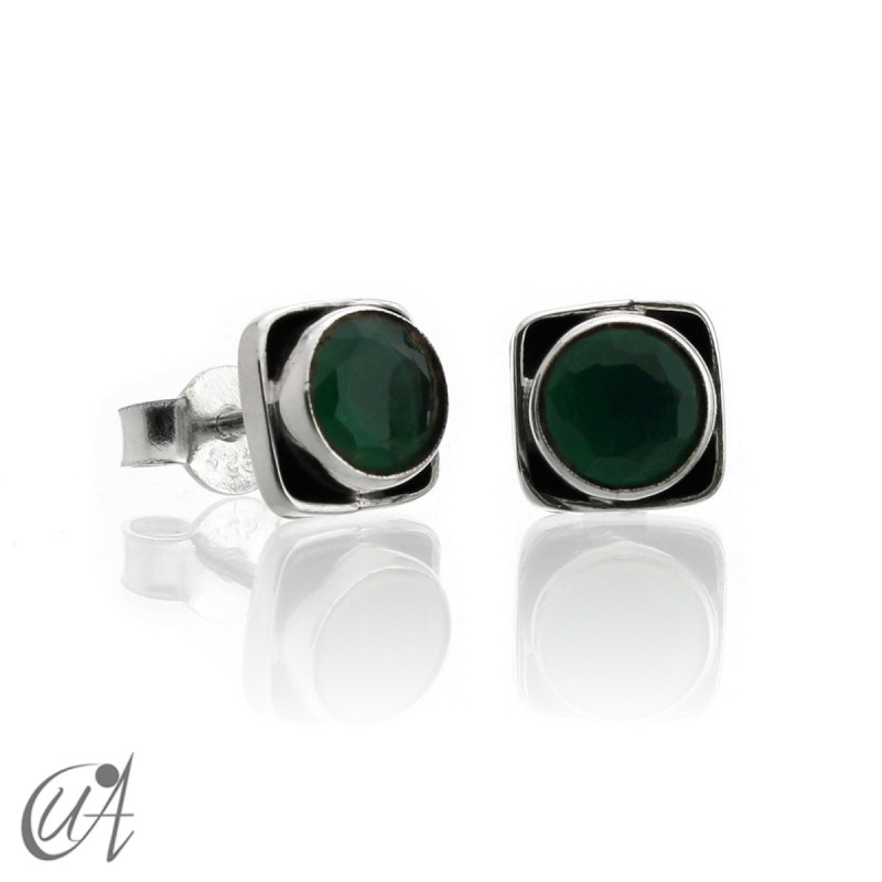 Square earrings in 925 silver and emerald