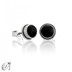 Sterling silver round earrings with onyx