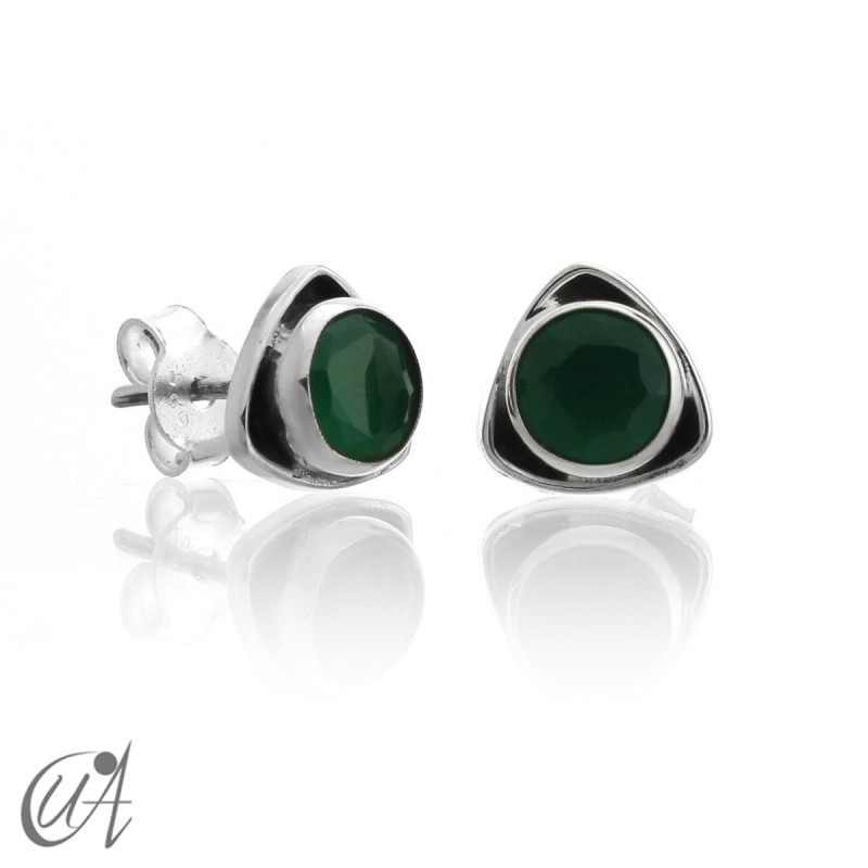 Sterling  silver triangular earrings with emerald