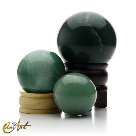 Green quartz spheres