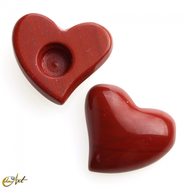 Cabochon heart of red jasper