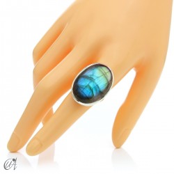 Sterling silver oval ring with labradorite, size 20 model 1