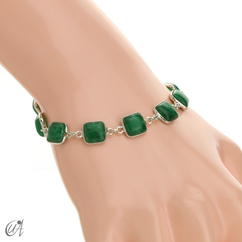 Square stone bracelet in silver - green sapphire