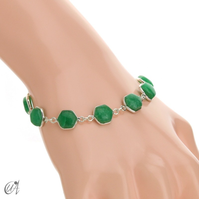 Hexagonal gemstone bracelet in sterling silver - green sapphire