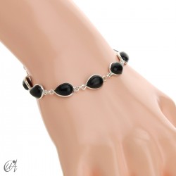 Silver bracelet and teardrop-cut stones - onyx