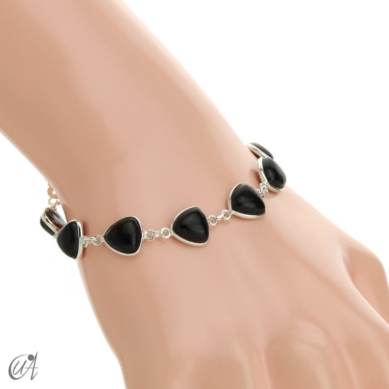 Silver bracelet and gems, threshing -  onyx