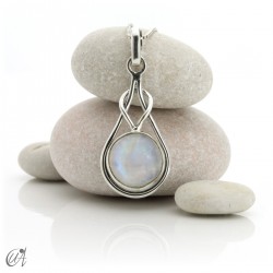 Elo model pendant in sterling silver and moonstone