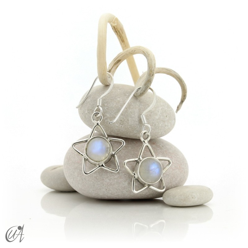 Silver earrings with moonstone, star format