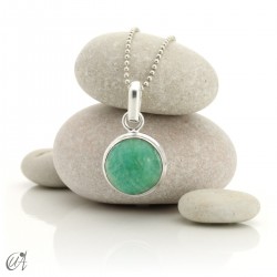 Classic round pendant in sterling silver with amazonite