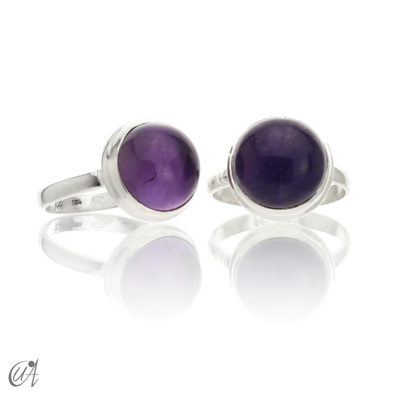 Classic round ring in 925 silver and amethyst