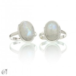 Ring in 925 silver and moonstone classic oval model