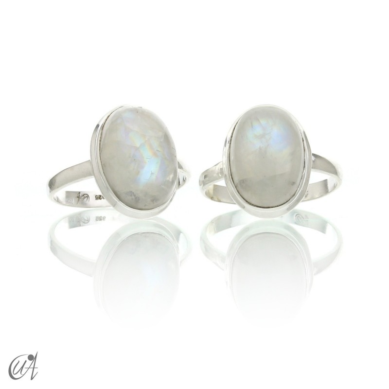Ring in 925 silver and moonstone classic oval model