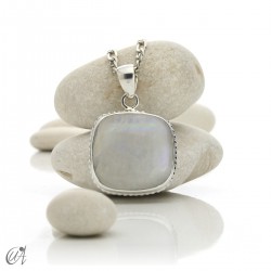 Colgante cuadrangular de piedra luna en plata