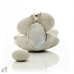 Plata y piedra luna, colgante  ovalado, modelo 4