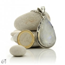 Lágrima de piedra luna en plata, colgante boho - modelo 8