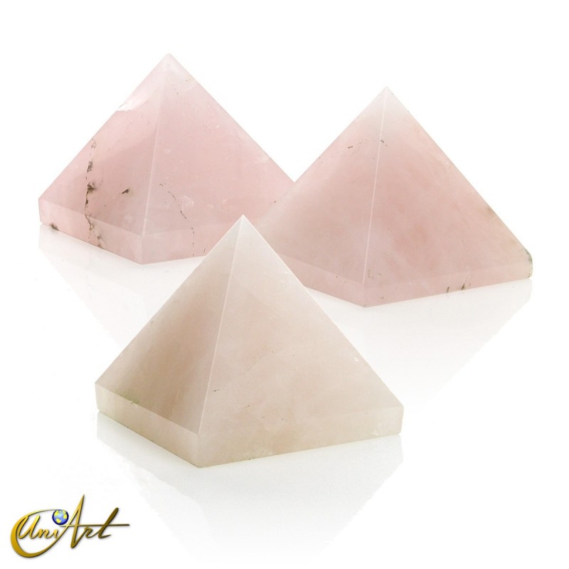 Pirámides de cuarzo rosa