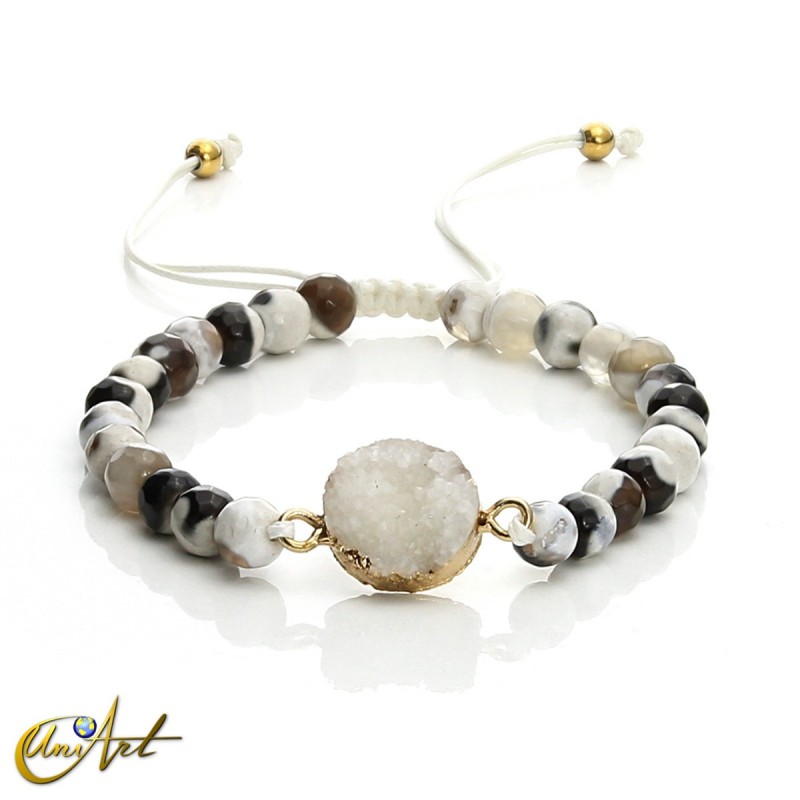 Agate bracelet with druzy white color – 6mm adjustable