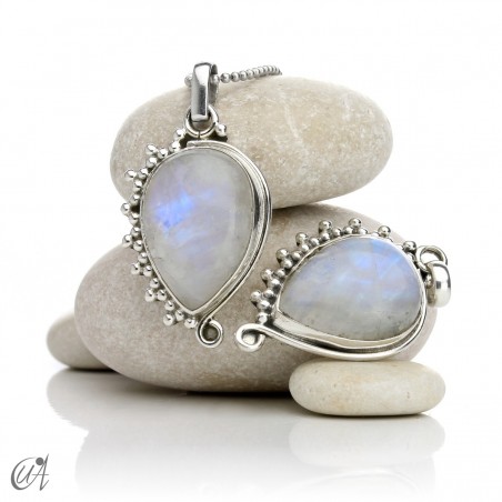 Silver with moonstone, Circe pendant