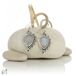 Pendientes de plata con piedra luna, modelo Circe