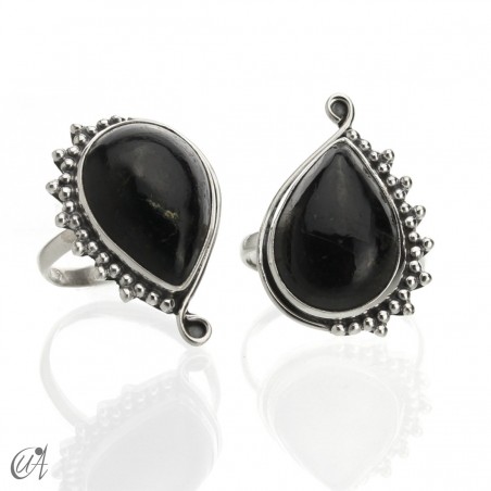 Anillo de plata y turmalina negra modelo Circe