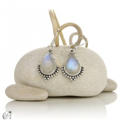 Deví earrings in 925 silver and moonstone