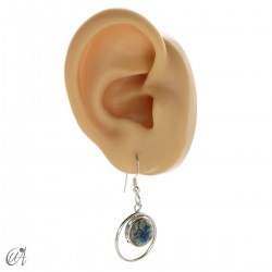 Selene earrings (size ratio to an adult ear)