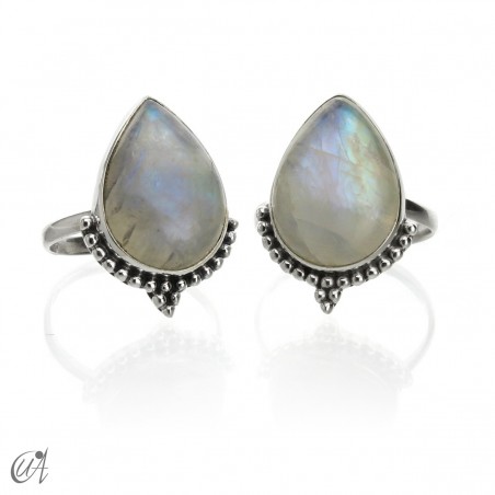 Anillo Deví,  plata 925 y piedra luna