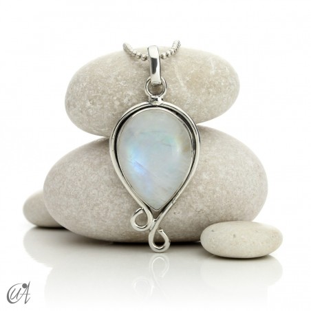 Aine pendant in 925 silver and moonstone