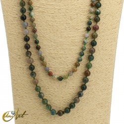 Indian agate necklace, knotted - details